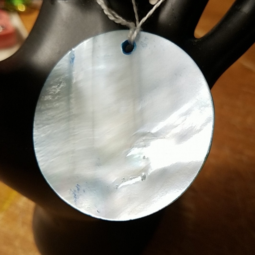 Shell Resin 2" Circle Charm - Picture 2 of 2